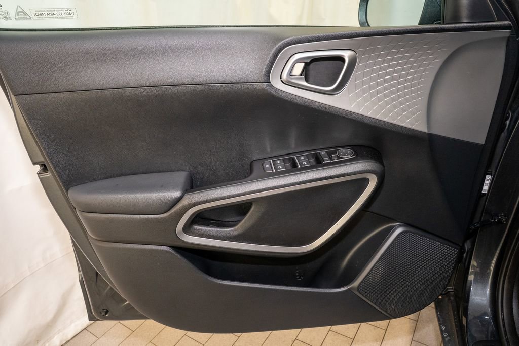 Used 2024 Kia Soul LX w/ Option Group 015 image 10