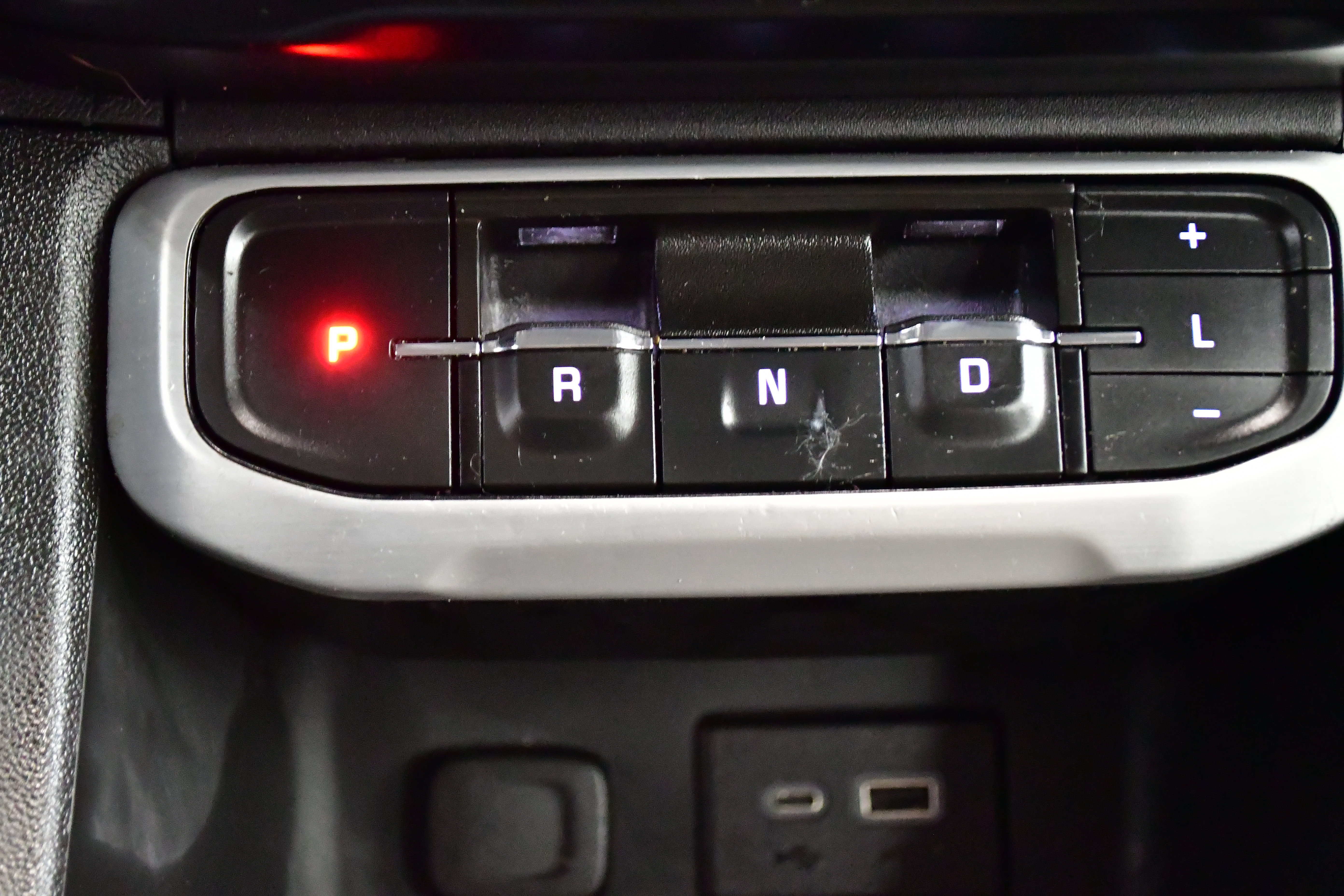 Used 2023 GMC Acadia SLE AWD/4WD image 30
