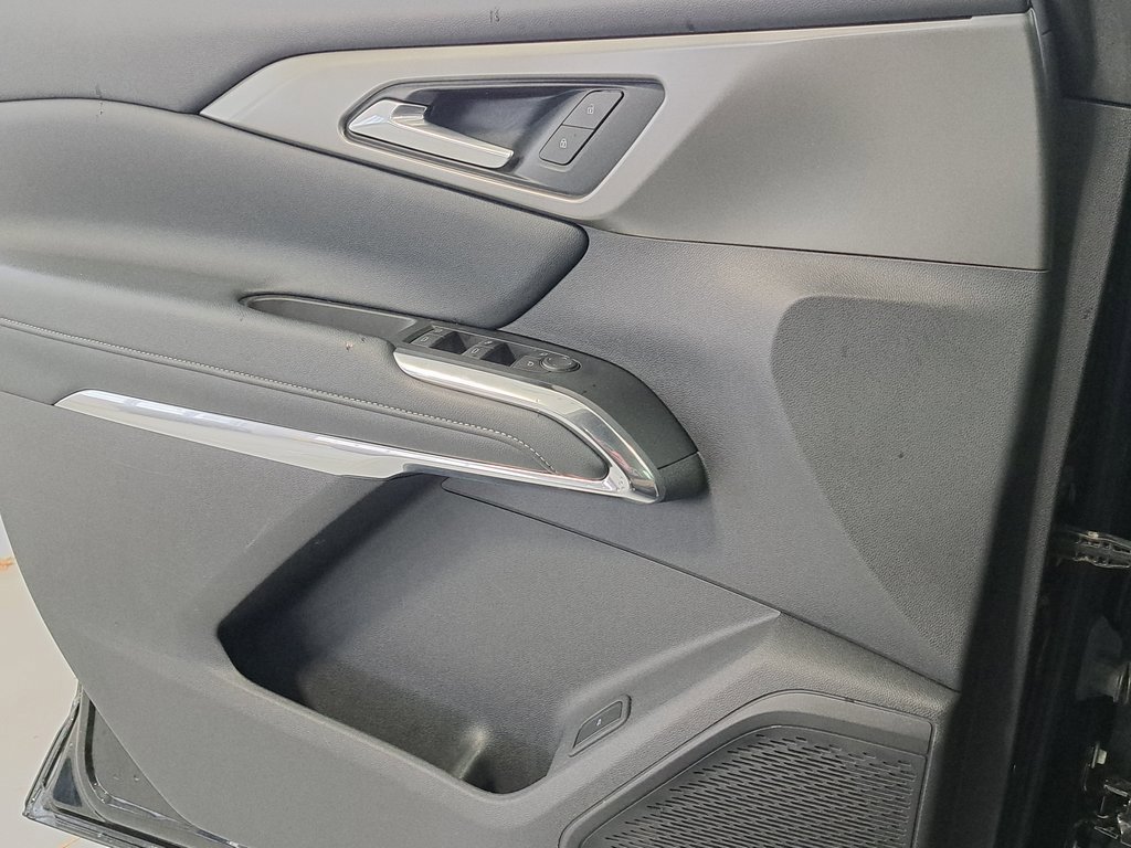 Used 2025 Chevrolet Traverse LT image 22