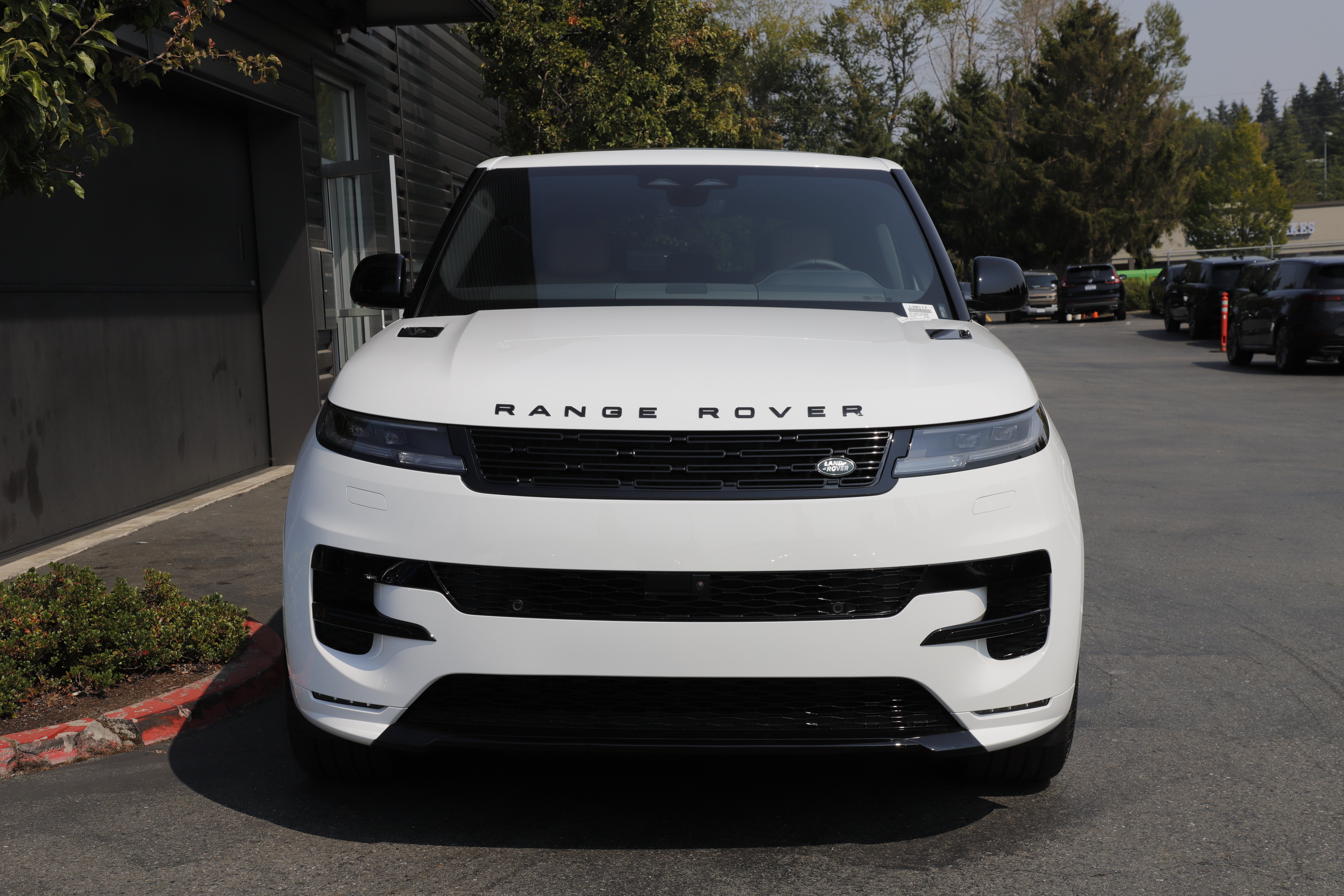 New 2026 Land Rover Range Rover Sport Dynamic SE AWD/4WD image 4