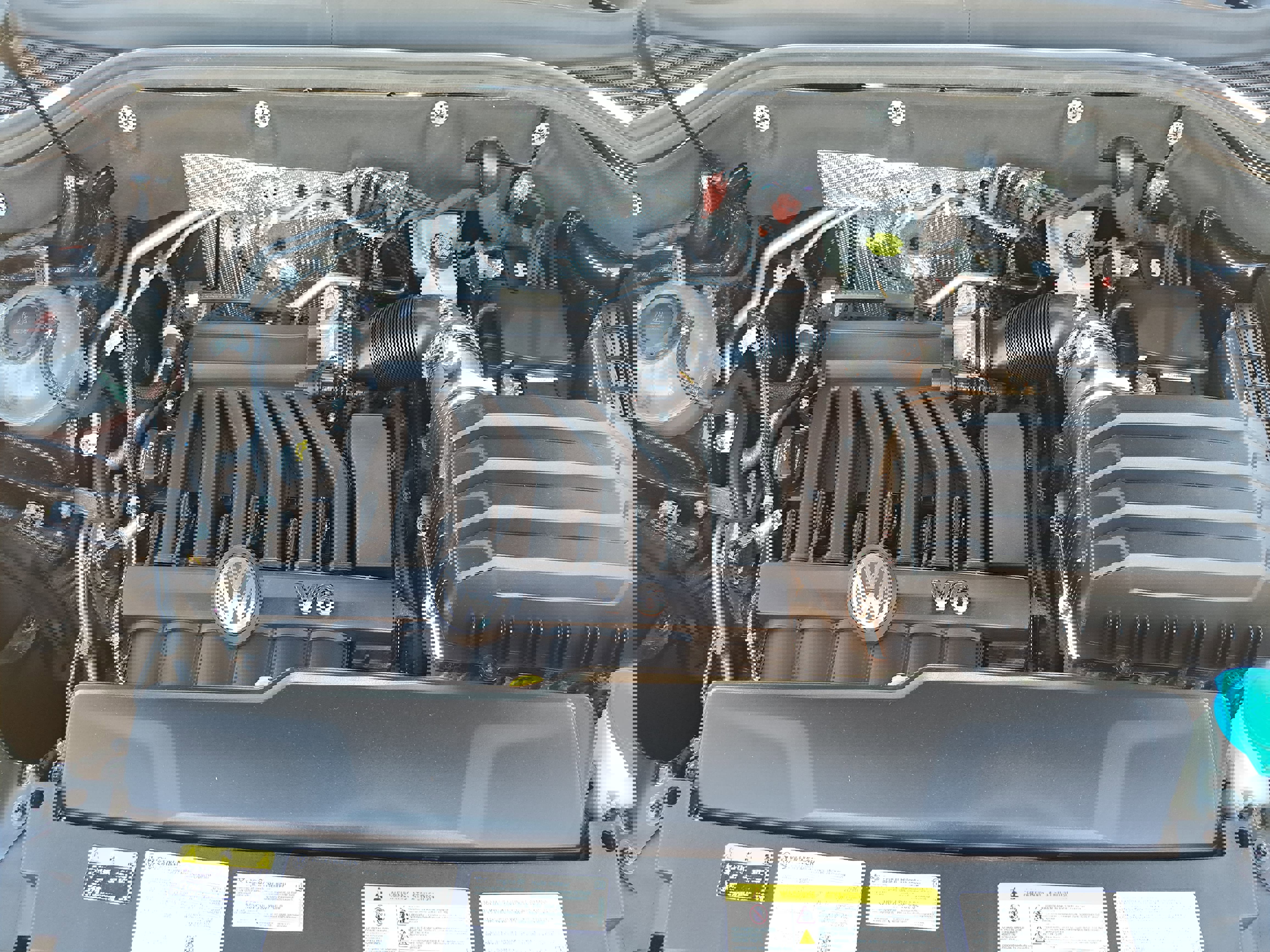 Used 2022 Volkswagen Atlas SEL R-Line image 30