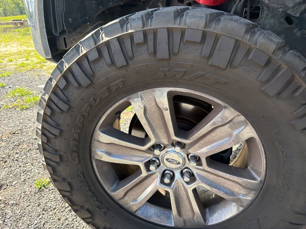 Used 2016 Ford F150 Lariat w/ Equipment Group 501A Mid image 13