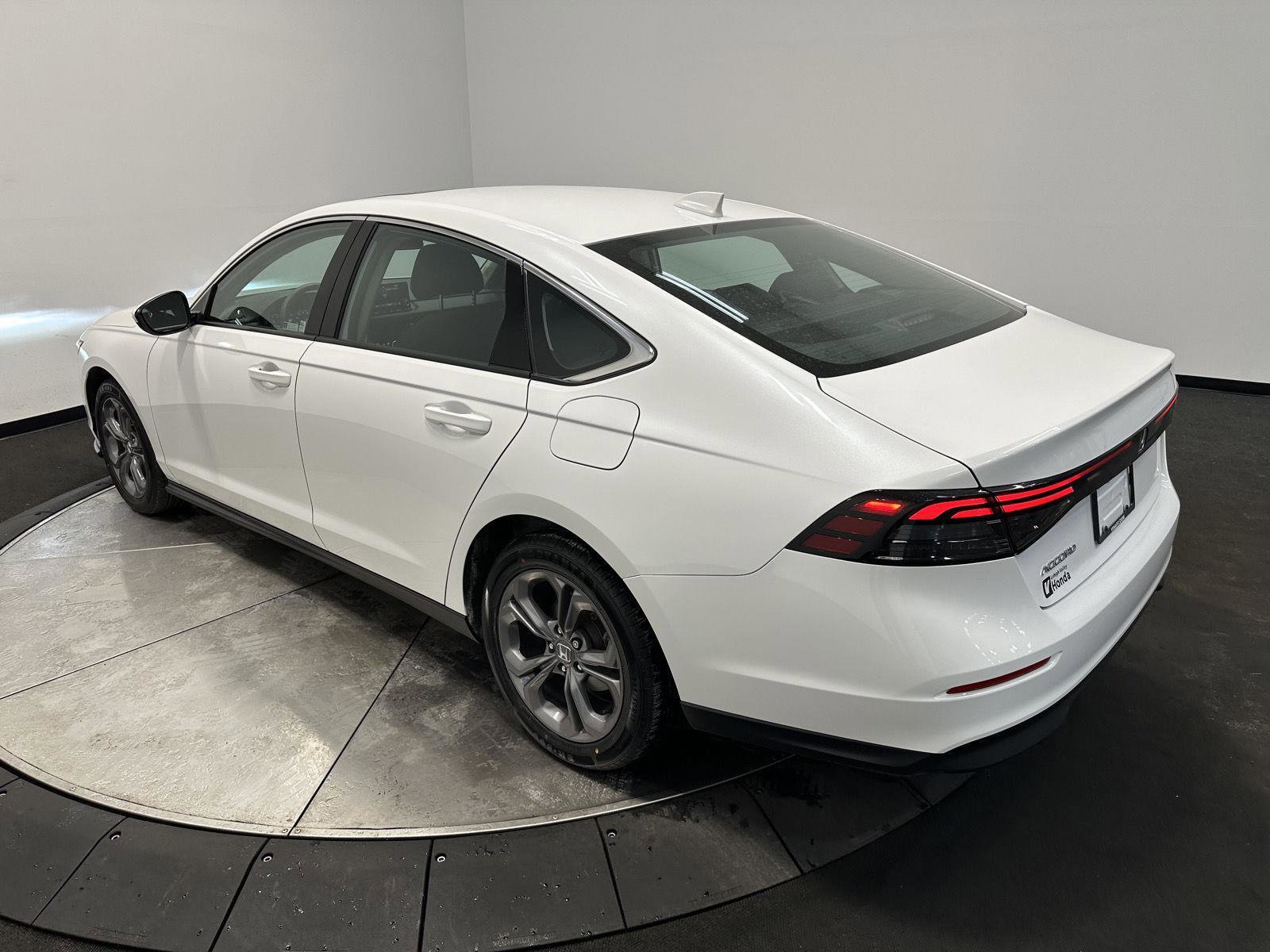 Certified 2024 Honda Accord EX image 4