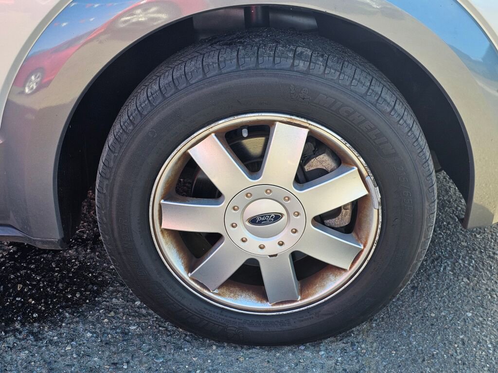 Used 2005 Ford Freestyle SE image 9