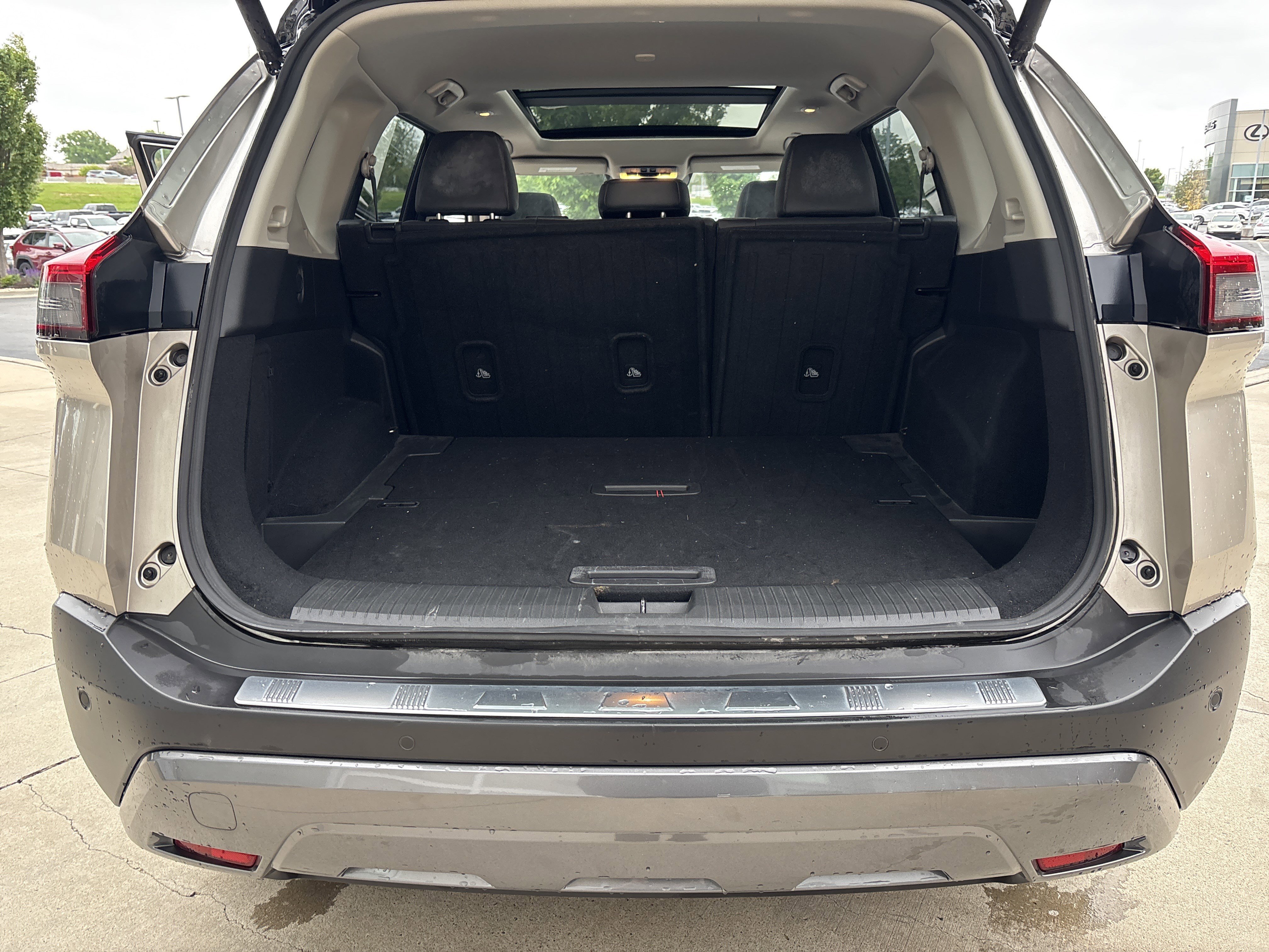 Used 2023 Nissan Rogue SL w/ SL Premium Package FWD image 31