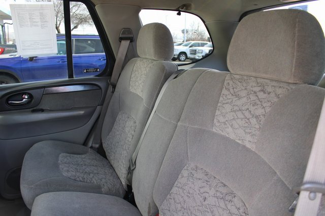 Used 2002 GMC Envoy SLE image 16