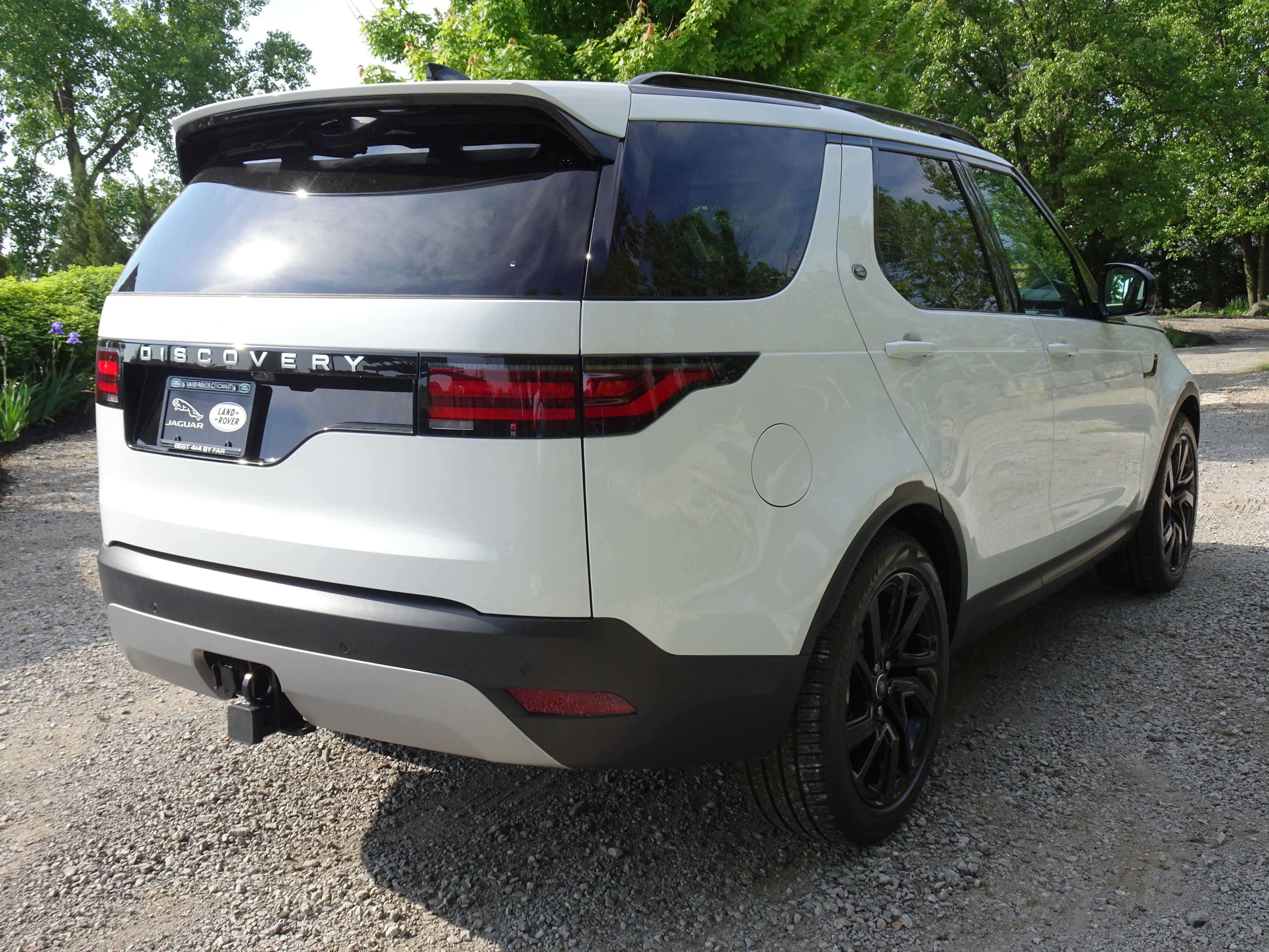 New 2025 Land Rover Discovery S image 12
