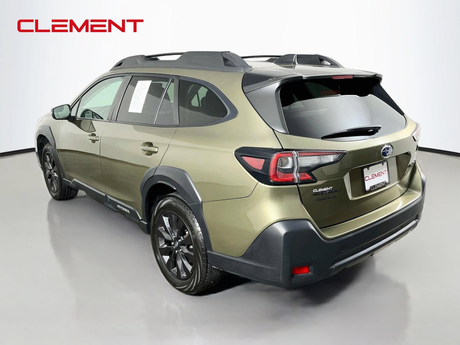 Used 2025 Subaru Outback Onyx Edition AWD/4WD image 8