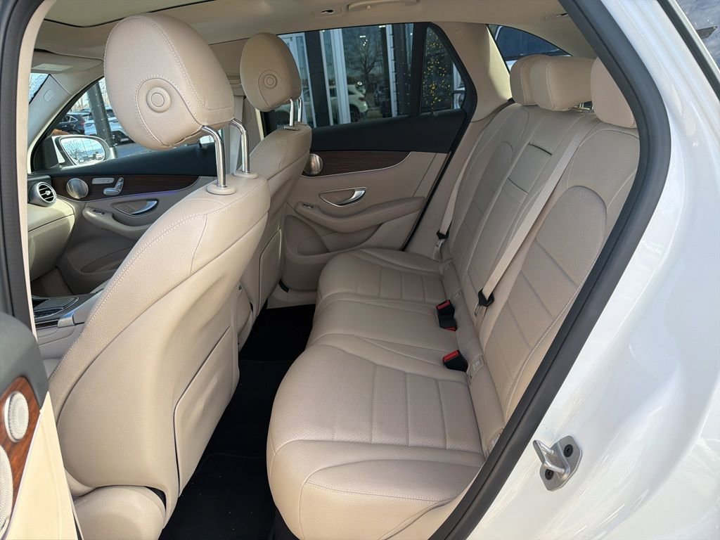 Used 2021 Mercedes-Benz GLC 300 4MATIC image 11