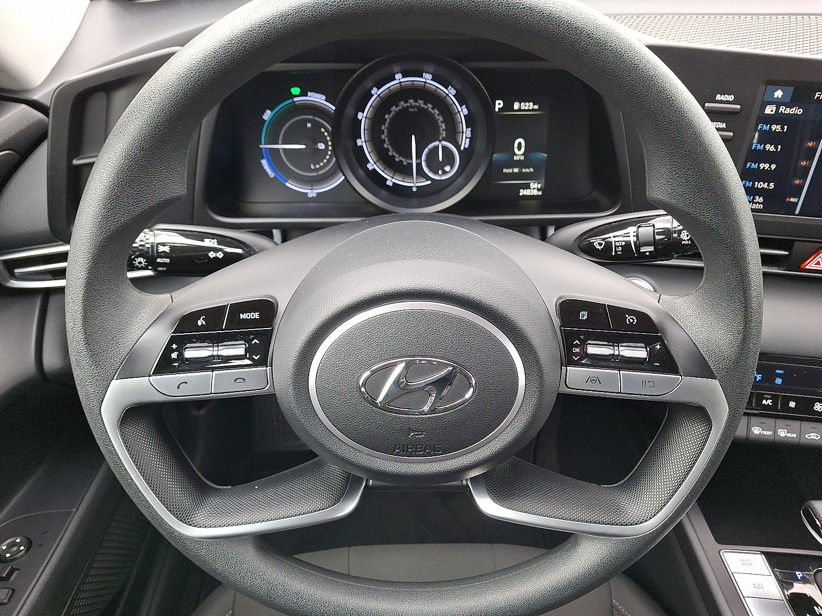 Used 2023 Hyundai Elantra Blue w/ Preferred Accessory Package image 18