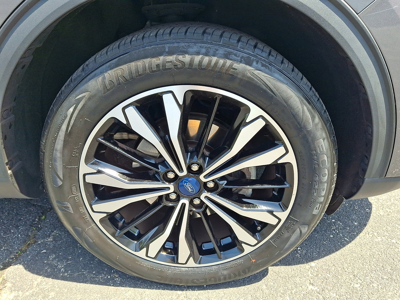 Certified 2022 Ford Escape SE w/ SE Sport Appearance Package image 9