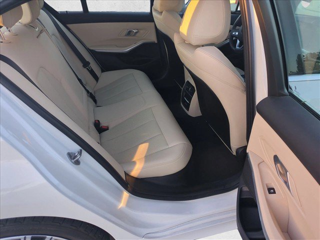 Used 2024 BMW 330i Sedan w/ Convenience Package RWD image 21