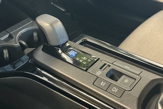Used 2023 Toyota Prius LE FWD image 24