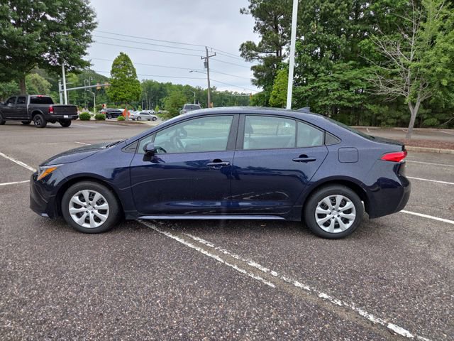 Used 2024 Toyota Corolla LE FWD image 6