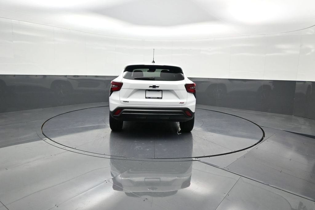 Used 2025 Chevrolet Trax RS w/ Driver Confidence Package image 4