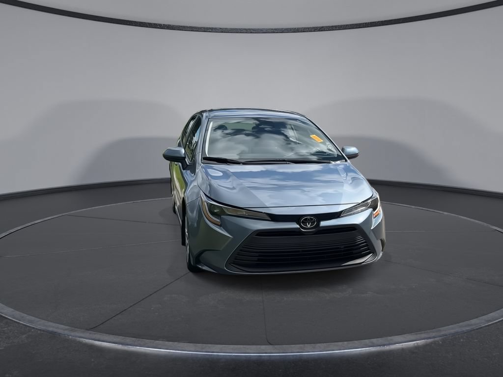 Used 2025 Toyota Corolla LE FWD image 3