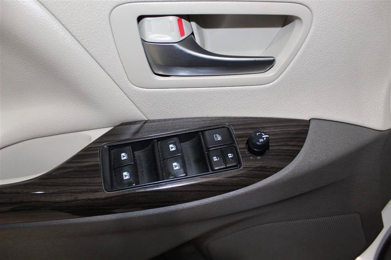 Used 2020 Toyota Sienna XLE AWD/4WD image 23