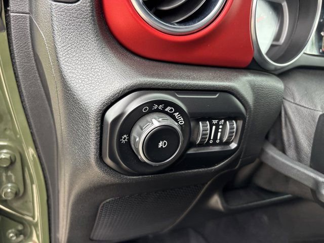 Used 2020 Jeep Wrangler Unlimited Rubicon AWD/4WD image 24