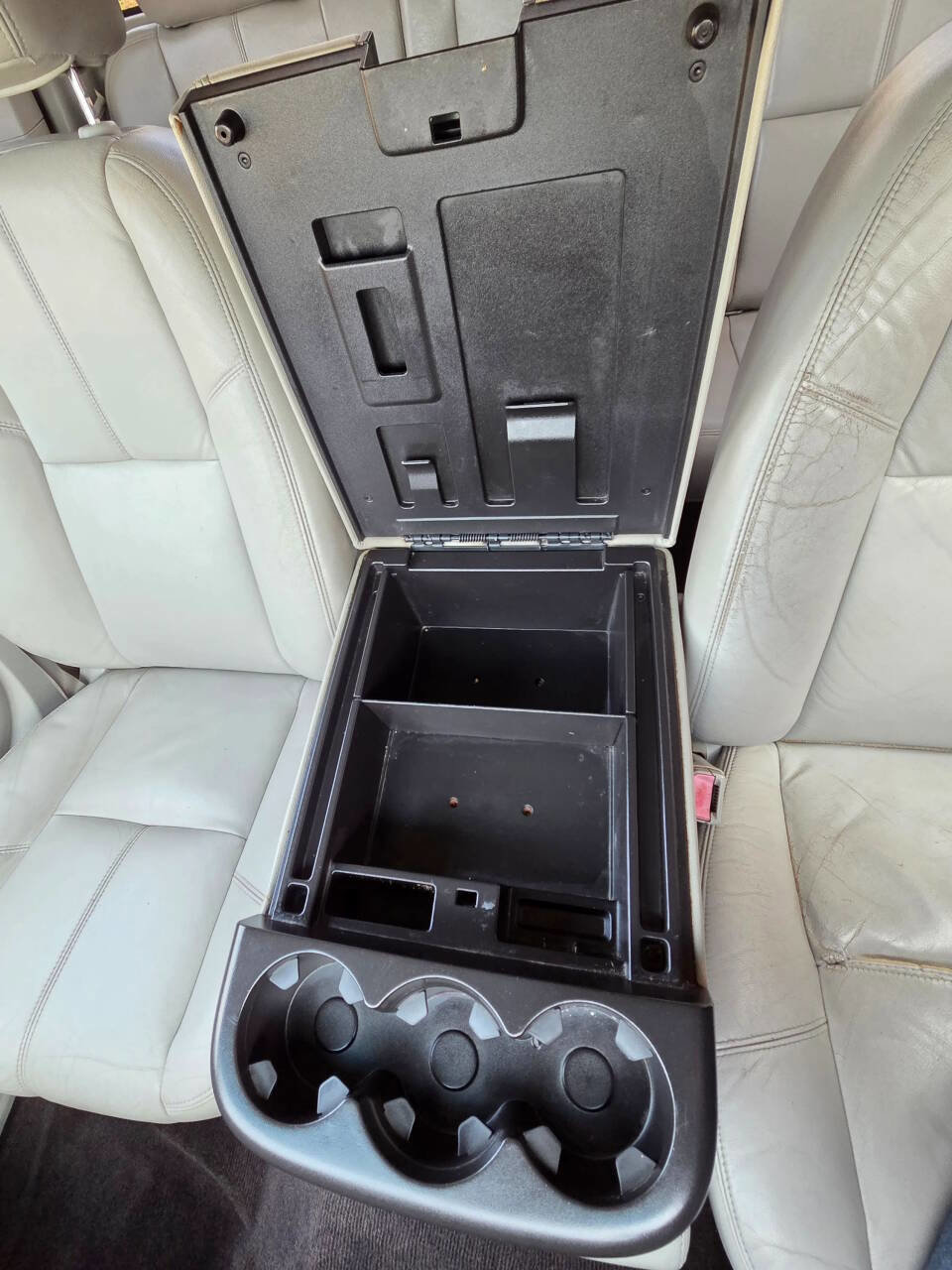 Used 2010 Chevrolet Silverado 1500 LT w/ Regional Value Package image 23