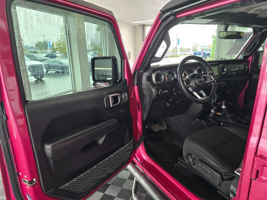 Used 2022 Jeep Wrangler Unlimited Sahara image 17