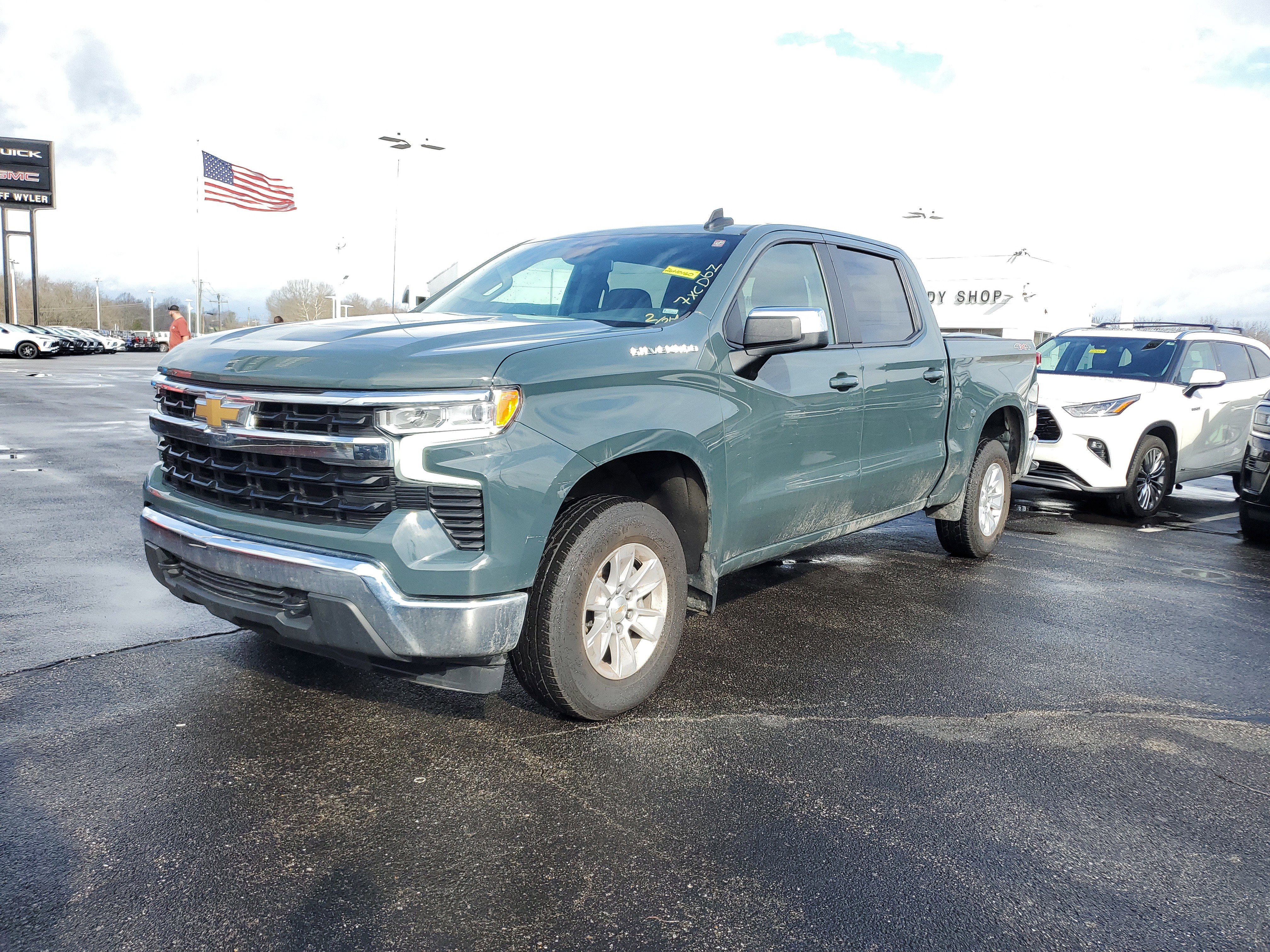 Used 2025 Chevrolet Silverado 1500 LT image 9