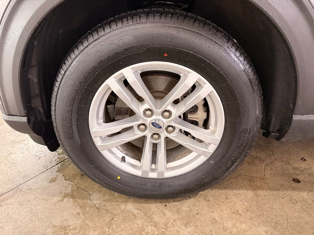 Used 2022 Ford Explorer XLT AWD/4WD image 16