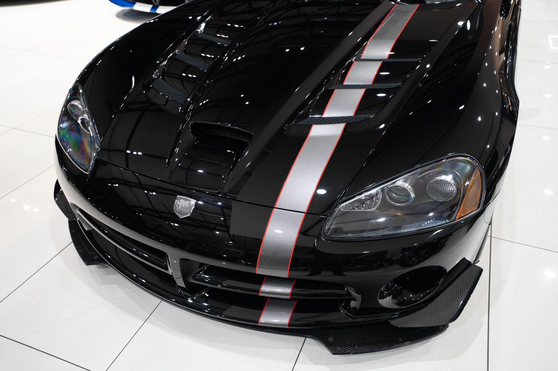 Used 2010 Dodge Viper ACR RWD image 32