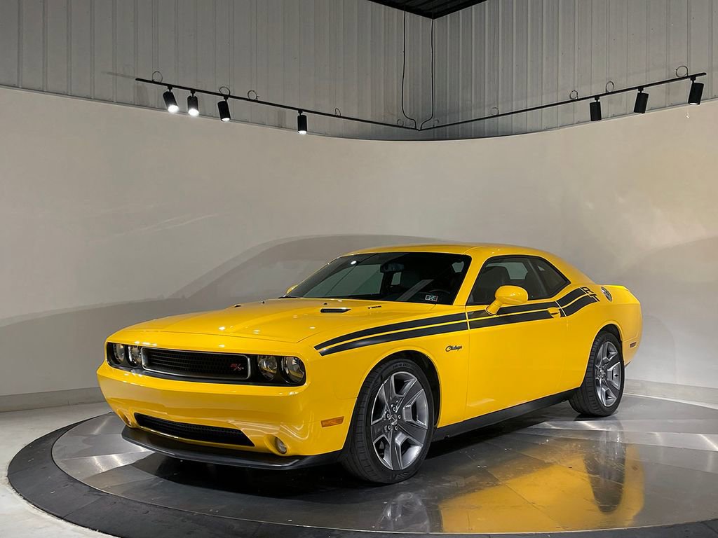 Used 2012 Dodge Challenger R/T RWD image 2