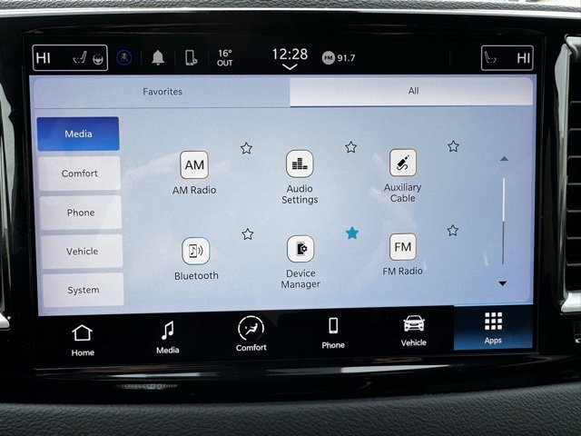 Used 2024 Chrysler Pacifica Touring-L image 3