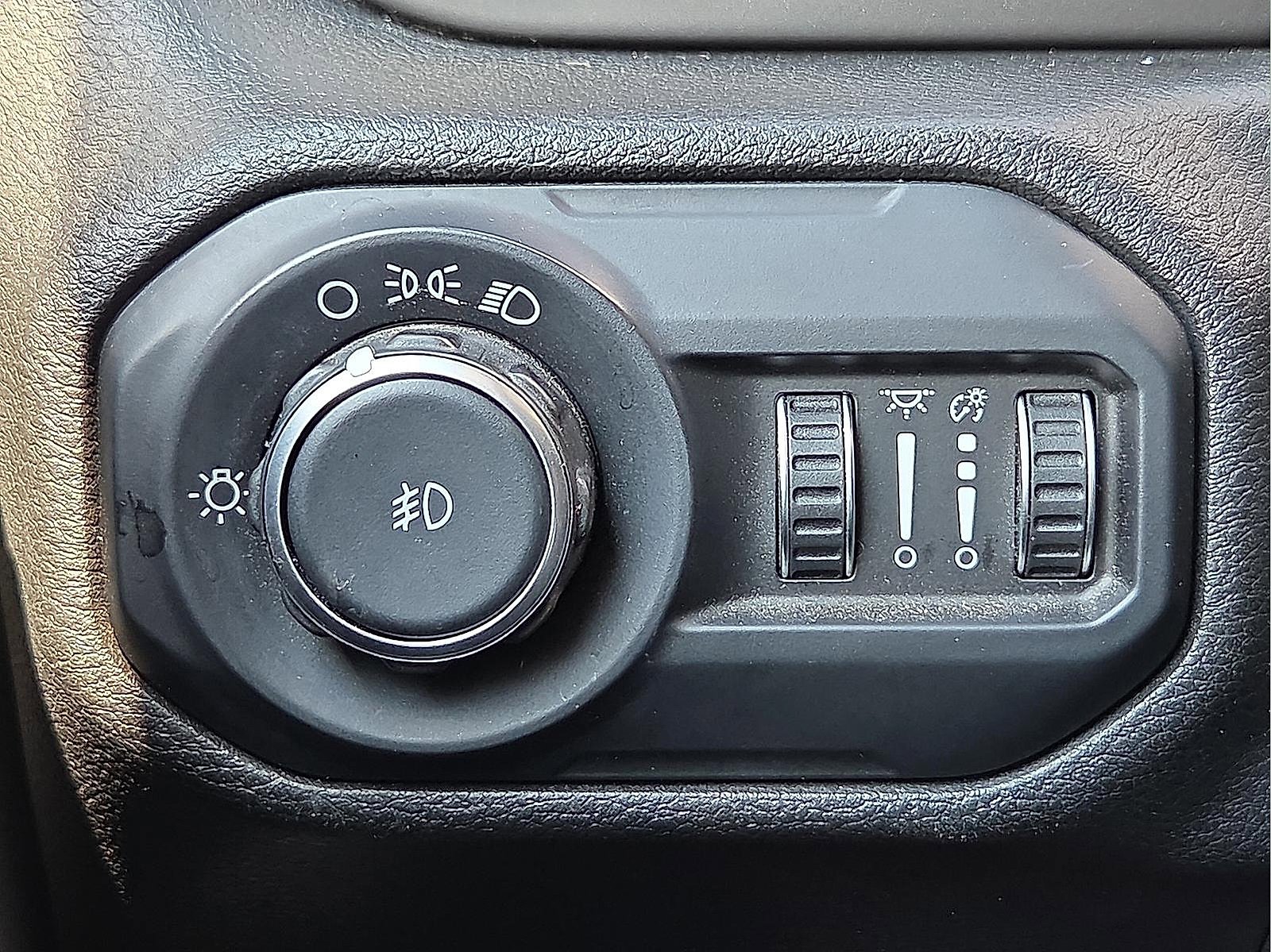 Used 2020 Jeep Wrangler Unlimited Sport image 22