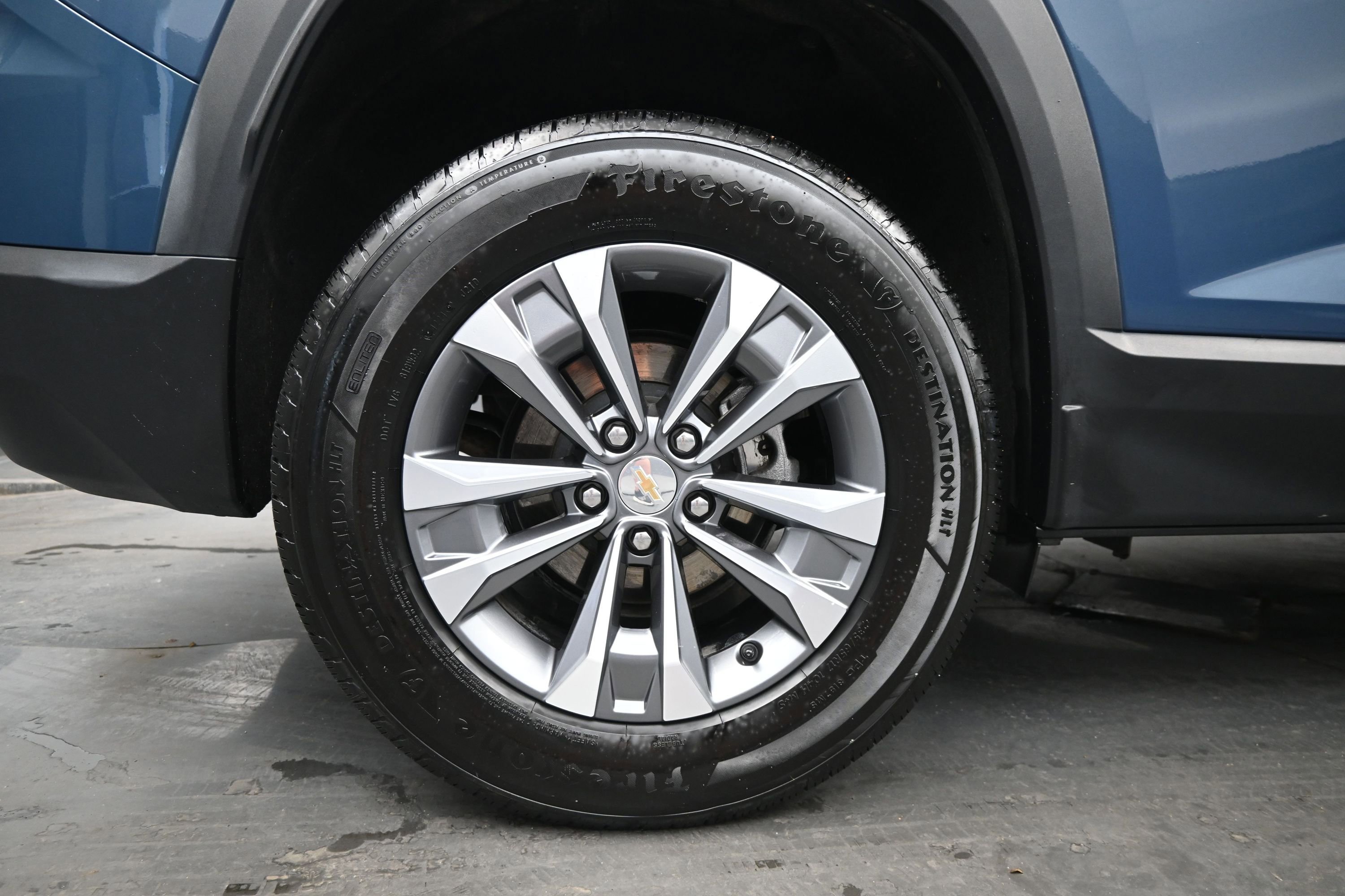 Used 2025 Chevrolet Equinox LT FWD image 11