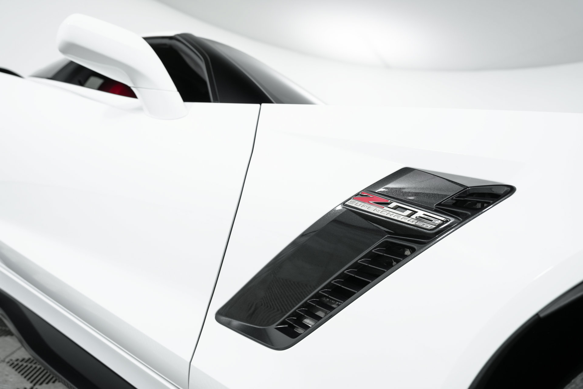 Used 2015 Chevrolet Corvette Z06 w/ 3LZ Preferred Equipment Group RWD image 67