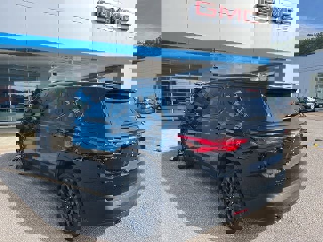 Used 2023 Chevrolet Traverse RS AWD/4WD image 4