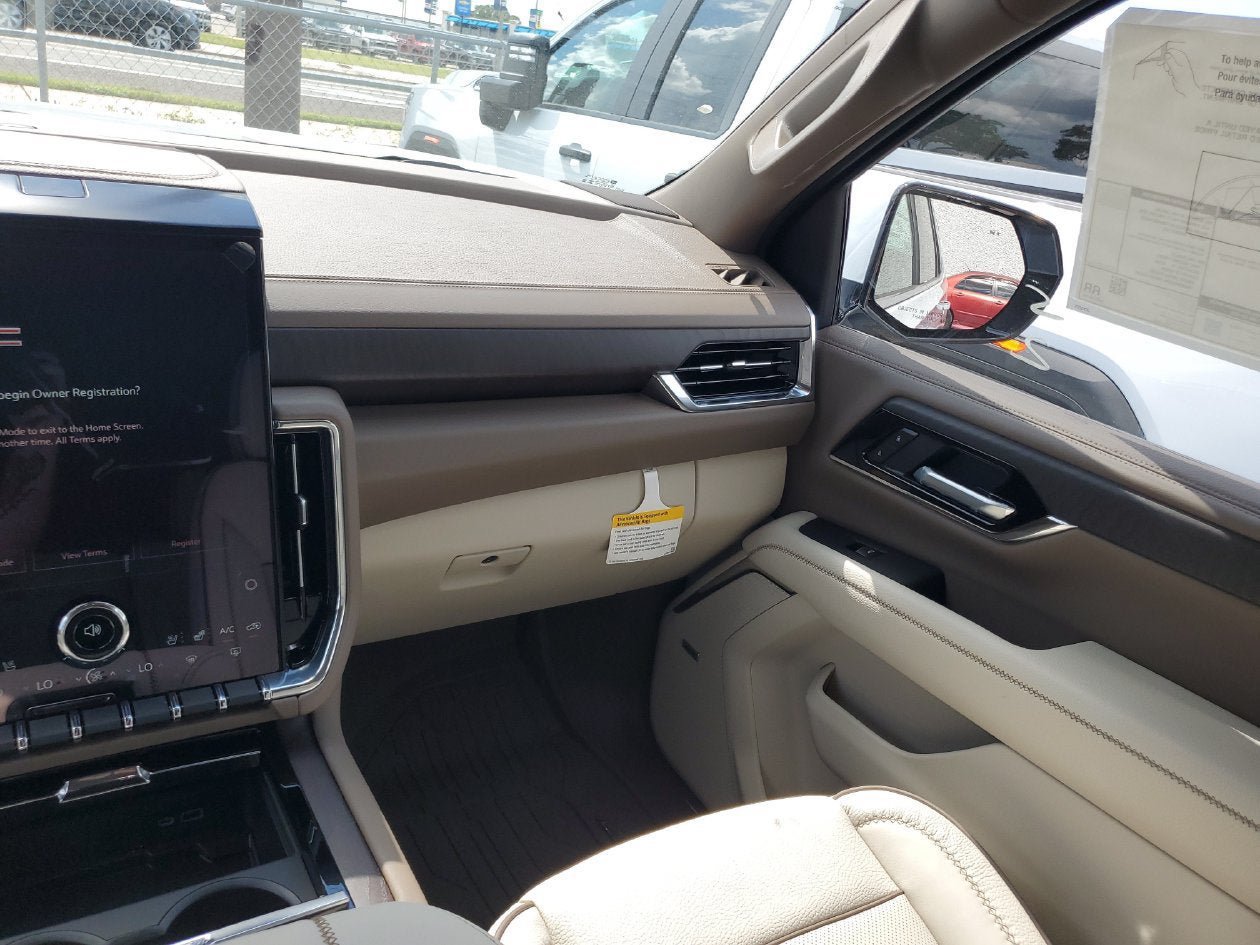New 2027 GMC Yukon Denali w/ Denali Reserve Package AWD/4WD image 15