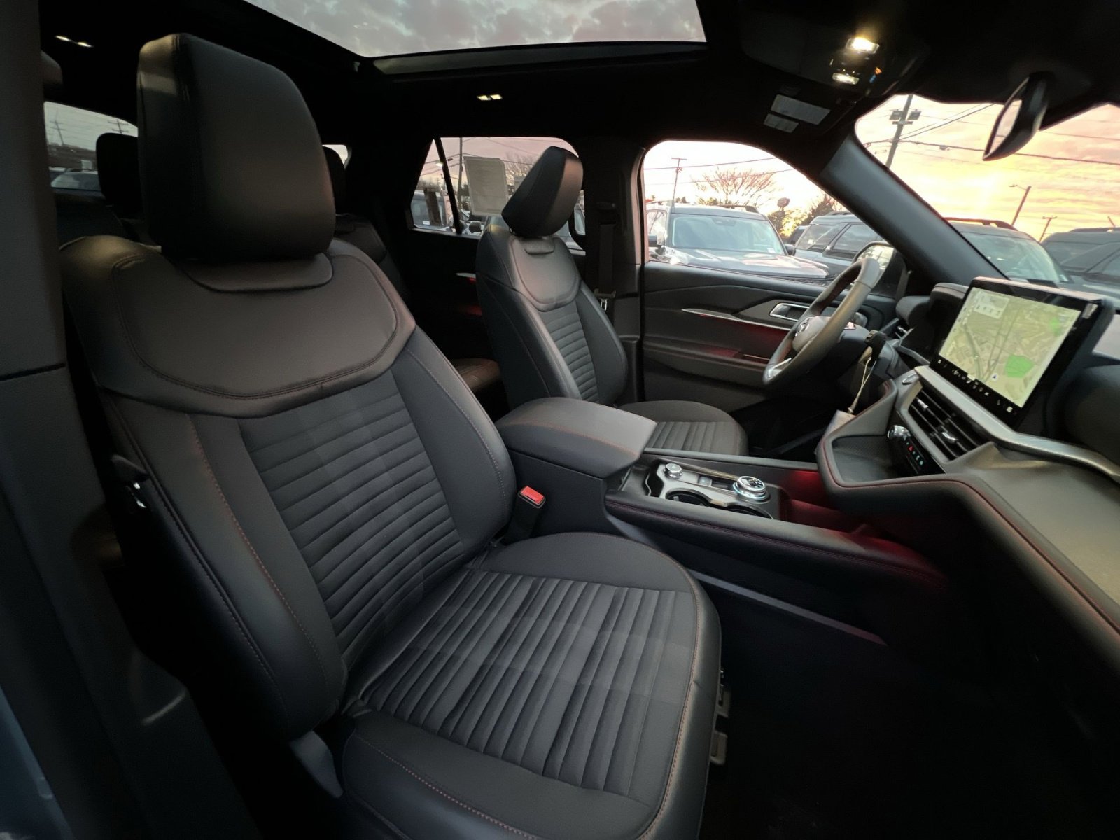 New 2026 Ford Explorer ST-Line w/ ST-Line Street Pack image 27