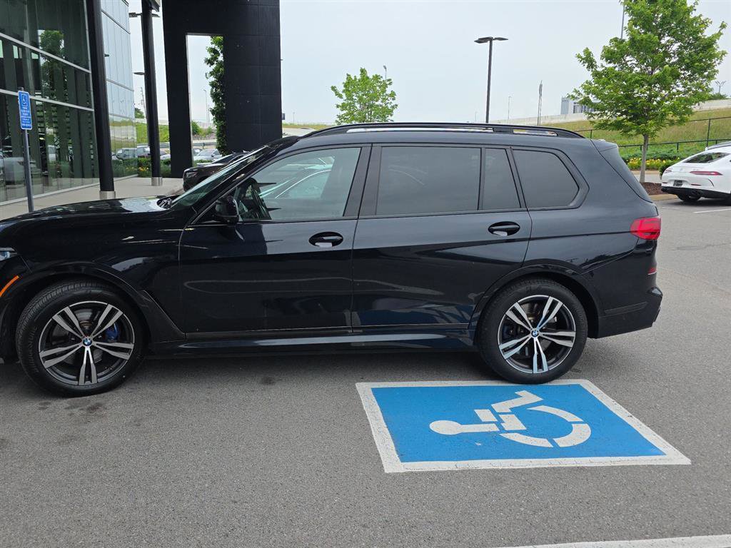 Used 2020 BMW X7 M50i w/ Luxury Seating Package AWD/4WD image 10