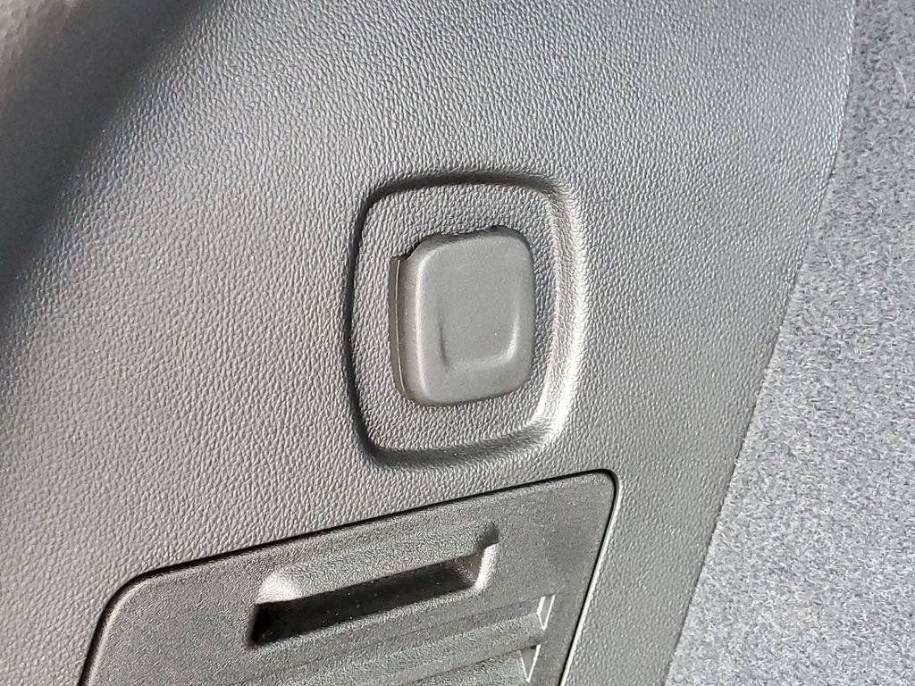 Used 2023 Cadillac XT5 Premium Luxury w/ LPO, Floor Liner Package FWD image 33