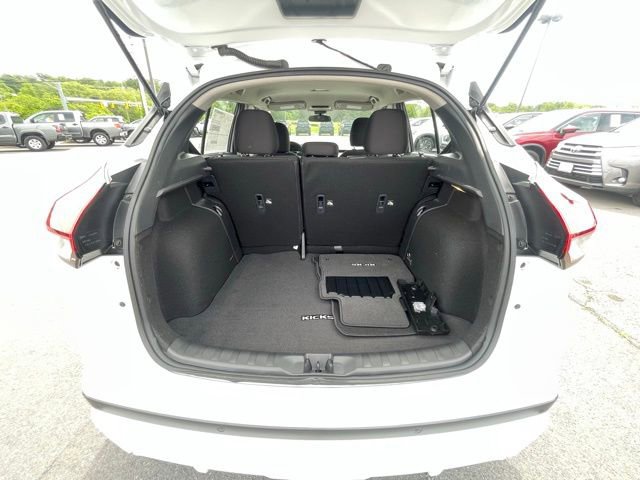 New 2025 Nissan Kicks Play S image 13