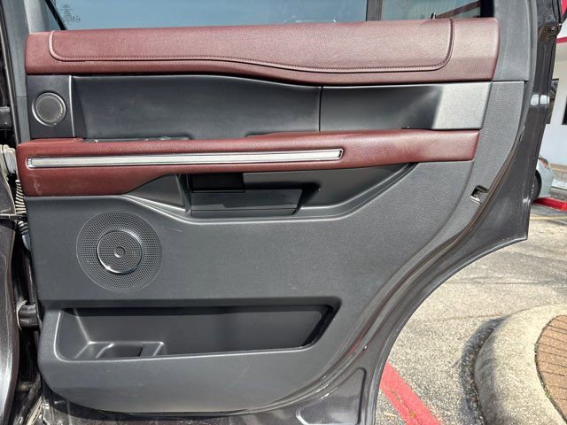 Used 2023 Ford Expedition Limited image 63