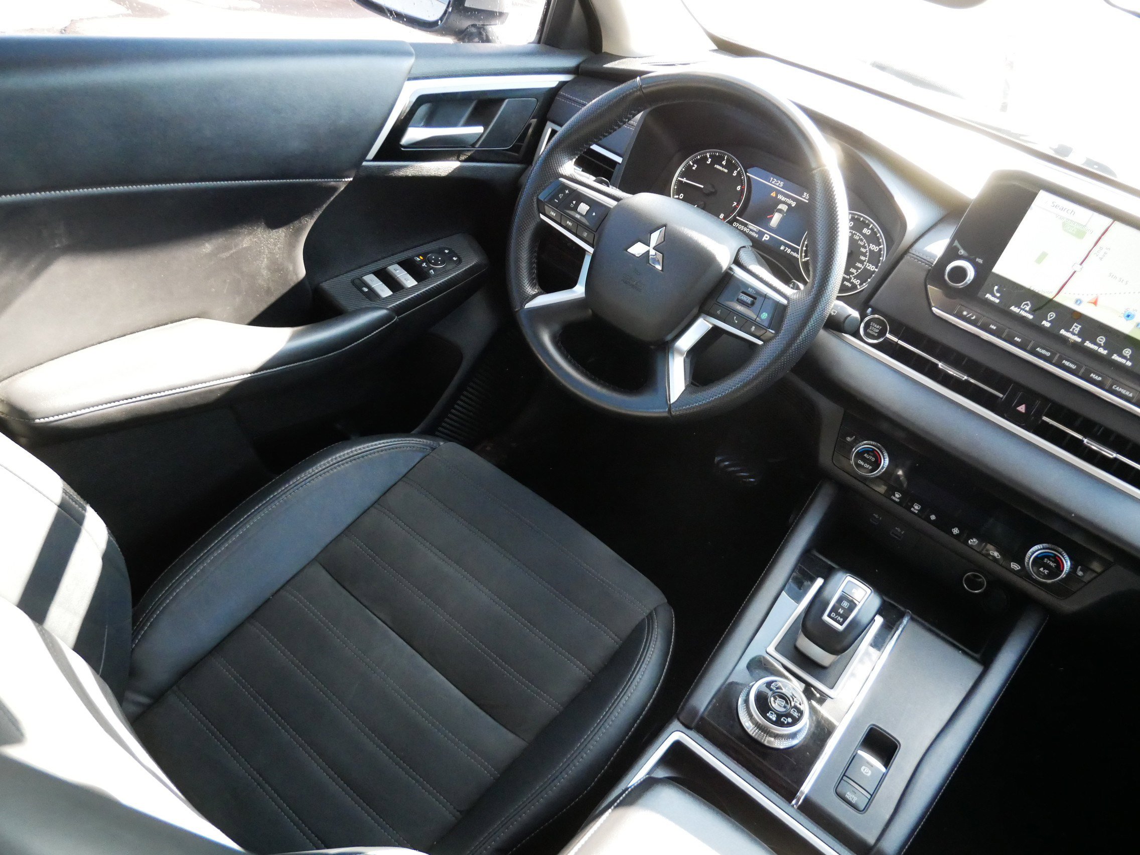 Used 2023 Mitsubishi Outlander SE image 9