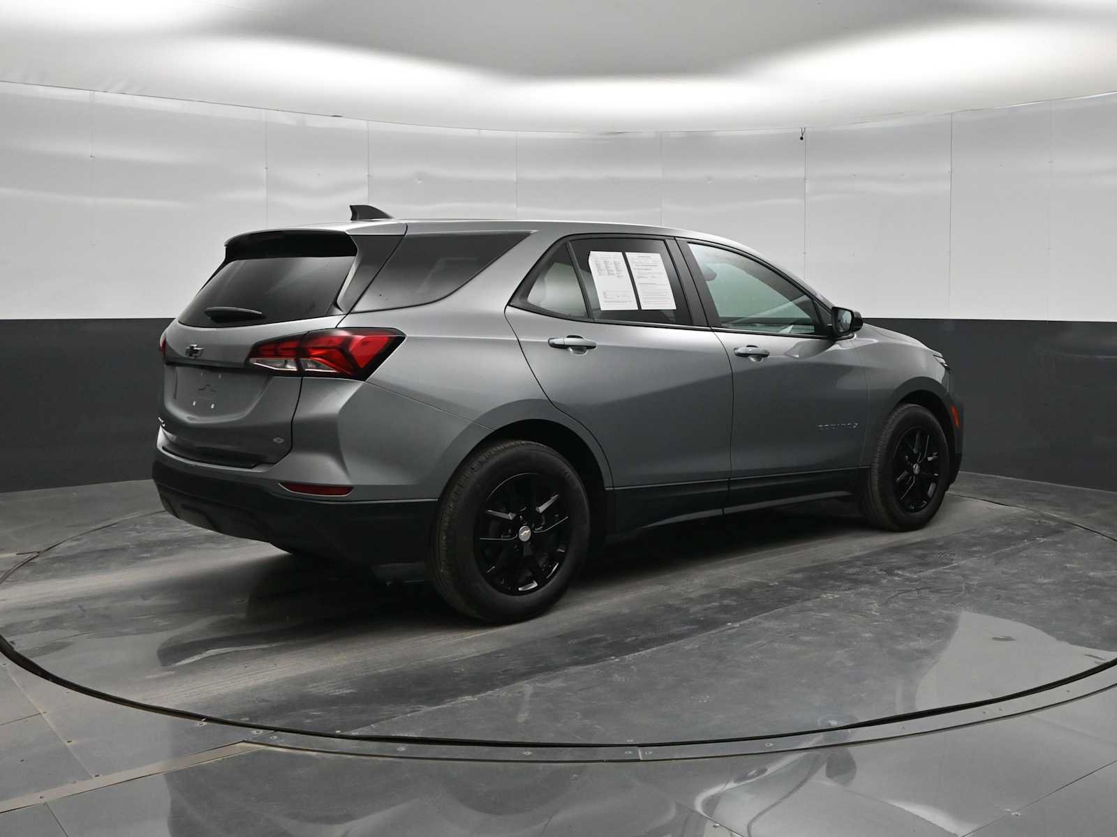 Used 2023 Chevrolet Equinox LS w/ LS Convenience Package FWD image 7