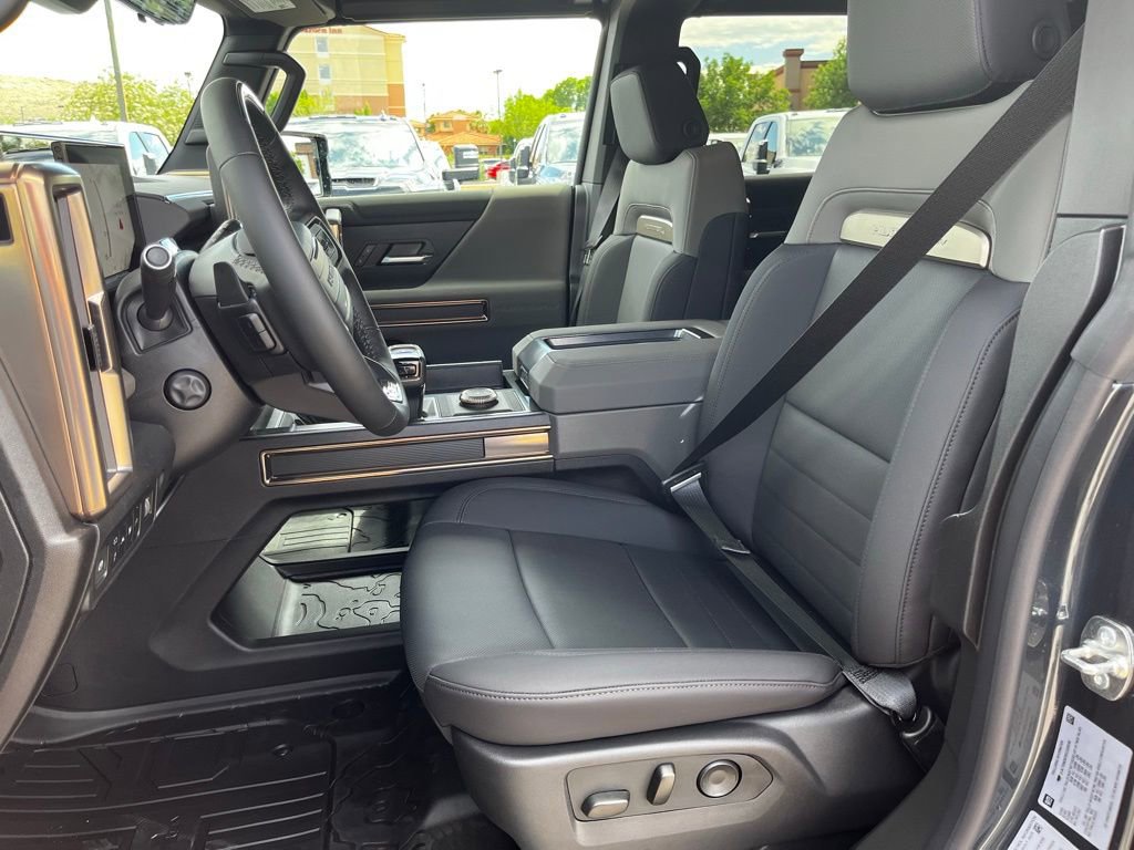 New 2025 GMC Hummer EV 2X w/ LPO, Dark Essentials Package AWD/4WD image 11