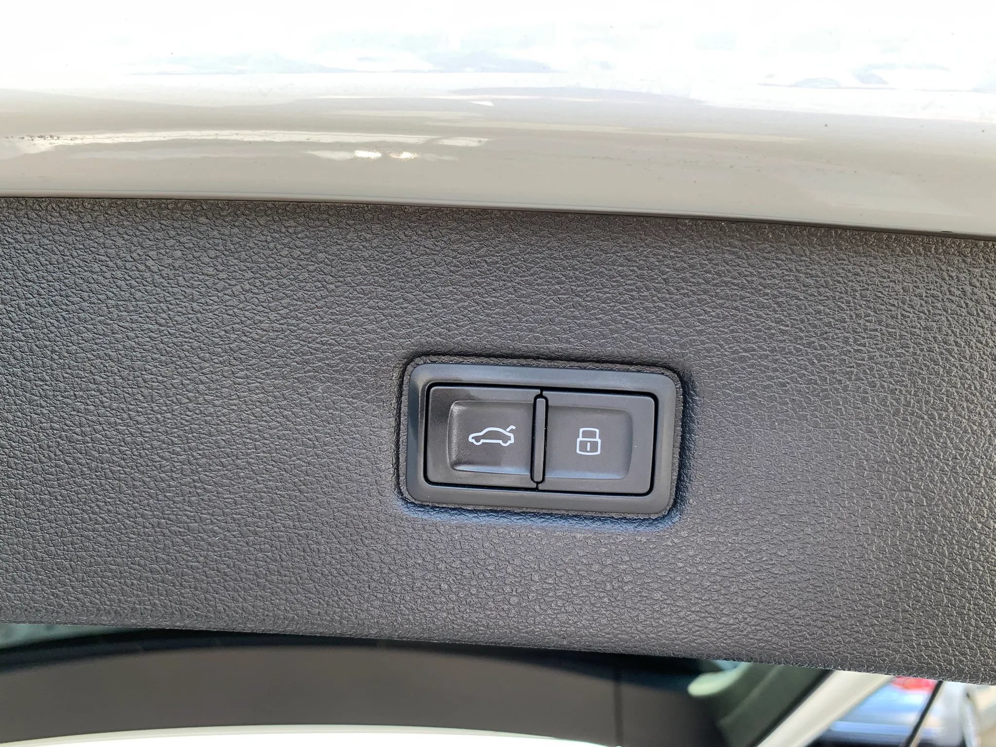 Used 2019 Audi Q7 3.0T Premium w/ Towing Package AWD/4WD image 24