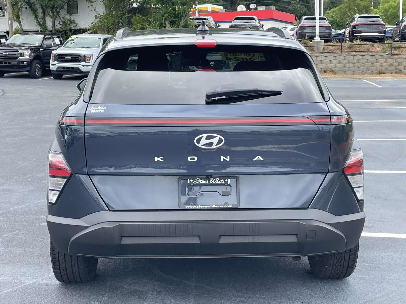 Used 2024 Hyundai Kona SEL FWD image 7