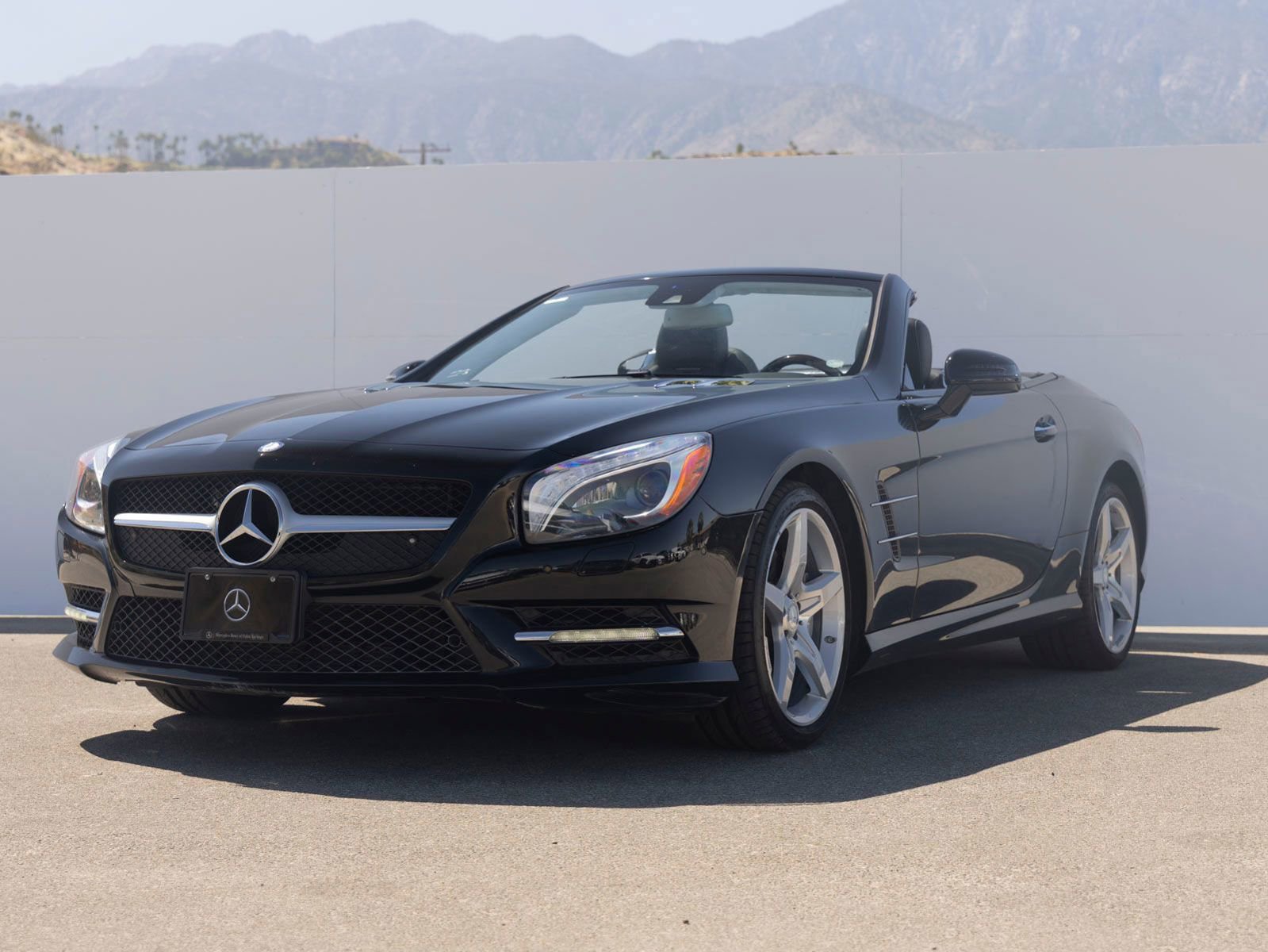 Used 2014 Mercedes-Benz SL 550 image 1