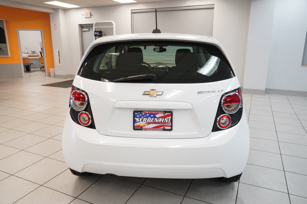 Used 2016 Chevrolet Sonic LT FWD image 8