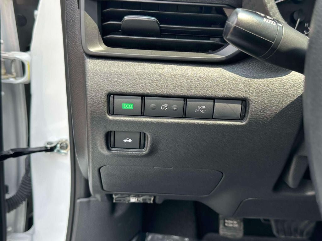 Used 2024 Nissan Sentra S FWD image 17