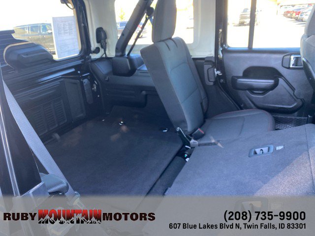 Used 2025 Jeep Wrangler Unlimited Rubicon AWD/4WD image 24