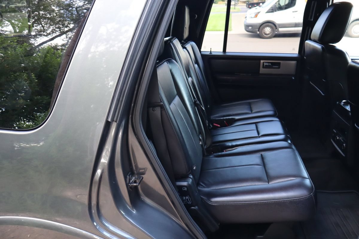 Used 2015 Ford Expedition Limited w/ Equipment Group 301A AWD/4WD image 23
