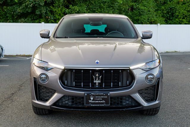 Used 2022 Maserati Levante Modena image 2
